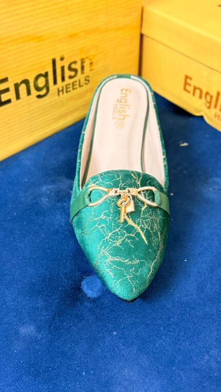 Elegant Women’s Green Pumps – Bold & Beautiful